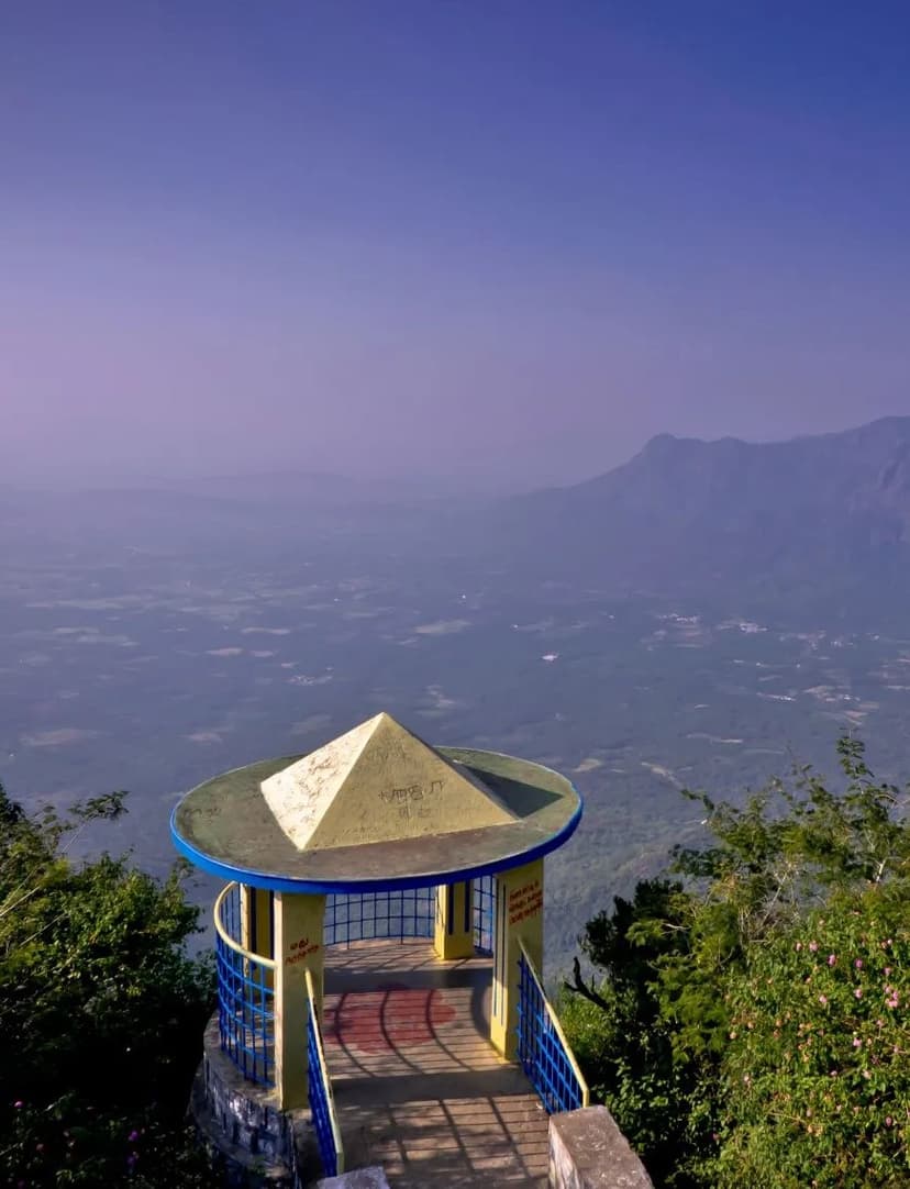 Tea stalls, roadside markets, and photo points